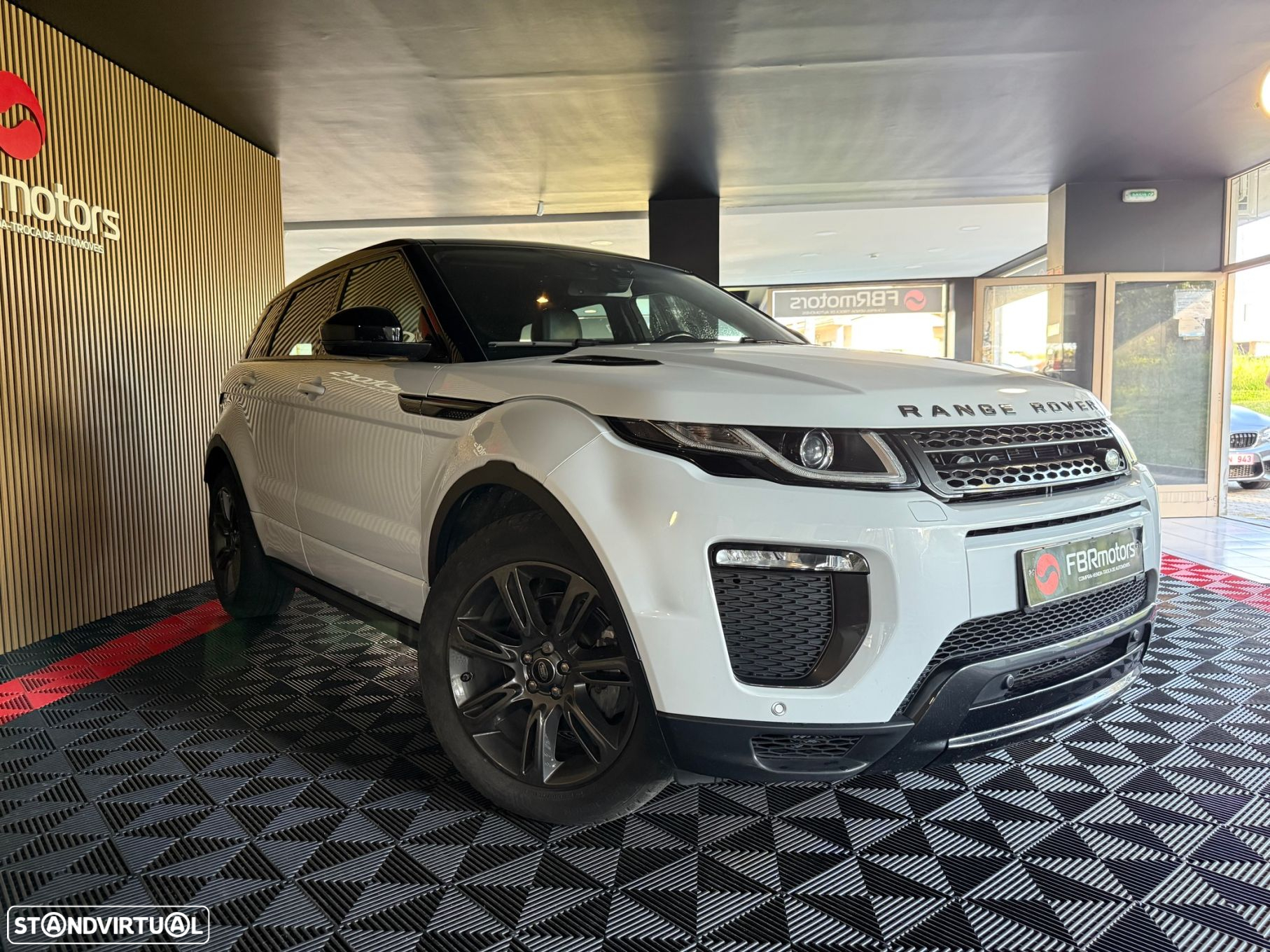 Land Rover Range Rover Evoque 2.0 TD4 SE Dynamic Auto - 3