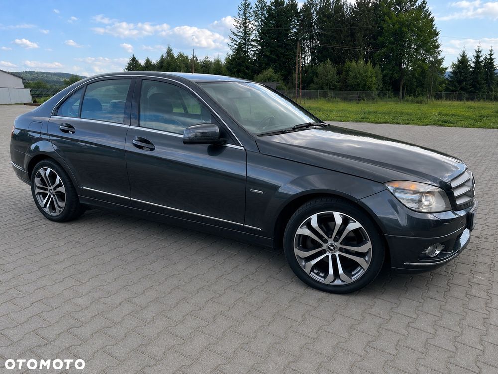 Mercedes-Benz Klasa C 180 CGI BlueEFFICIENCY Avantgarde - 2