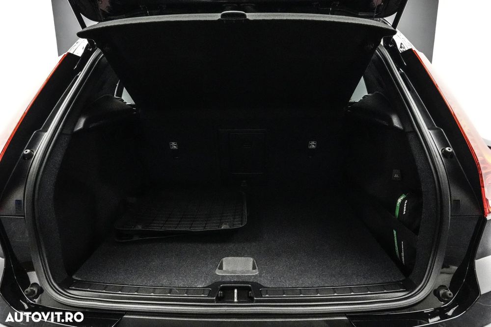 Volvo XC 40 Recharge T5 Twin Engine AT7 Inscription Expression - 26