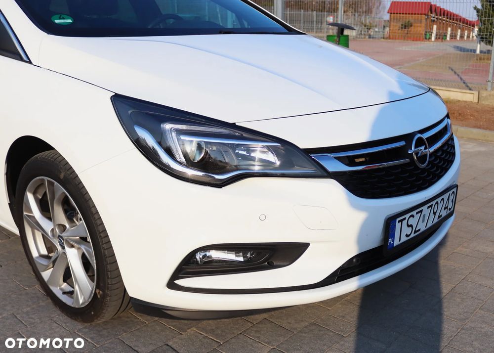 Opel Astra 1.6 D (CDTI) Start/Stop Dynamic - 11