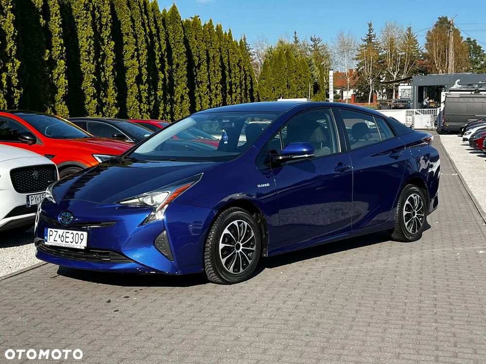 Toyota Prius Hybrid - 1