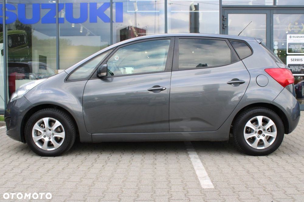 Kia Venga - 10
