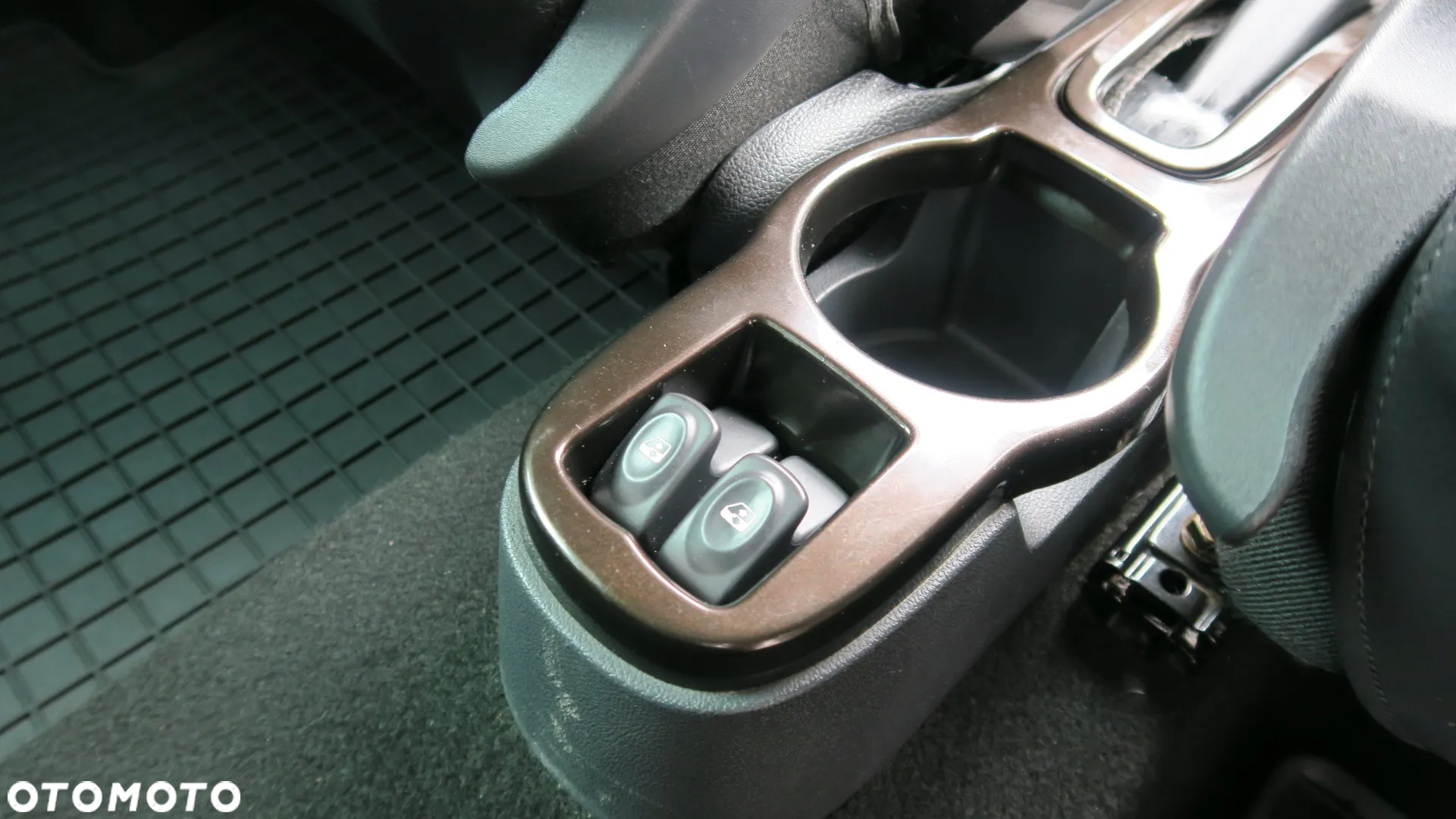 Dacia Duster 1.6 16V 4x2 Essentiel - 13