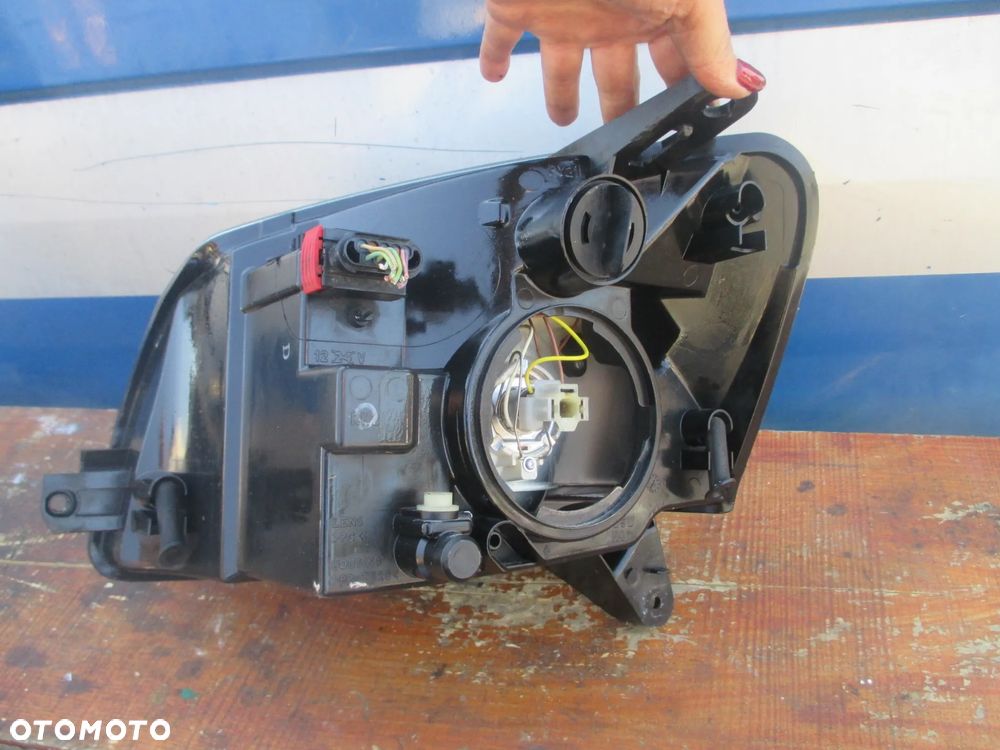 lampa prawa Berlingo Partner Europa - 3
