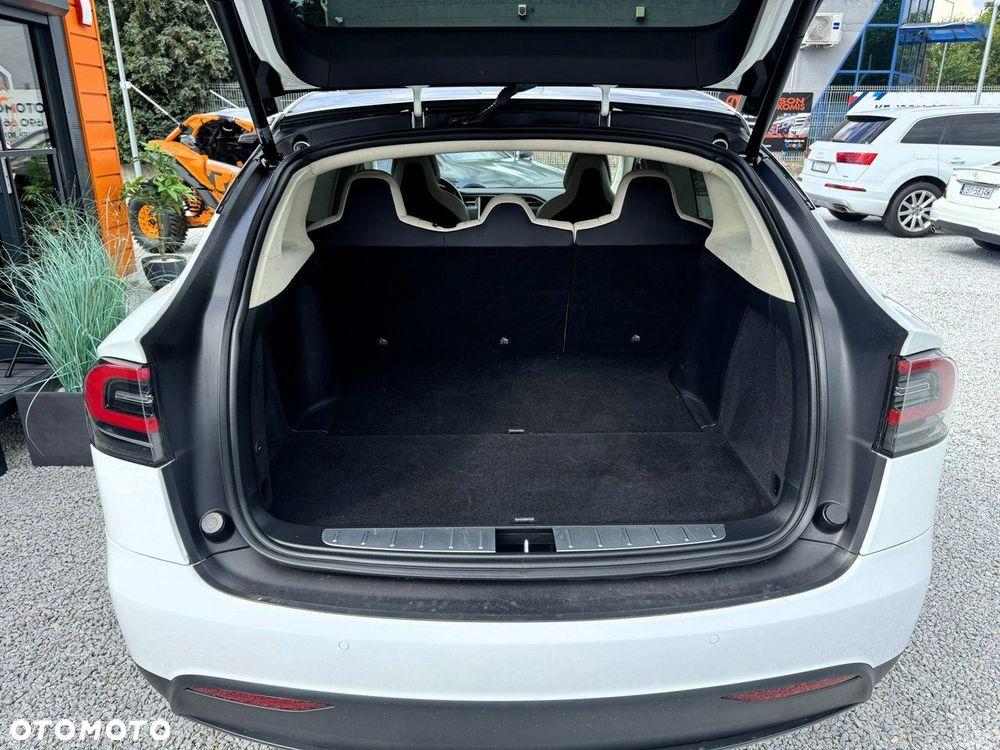 Tesla Model X Long Range Plus - 36