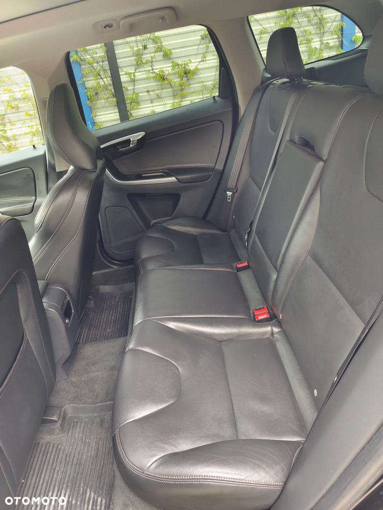 Volvo XC 60 T5 AWD Geartronic Momentum - 9