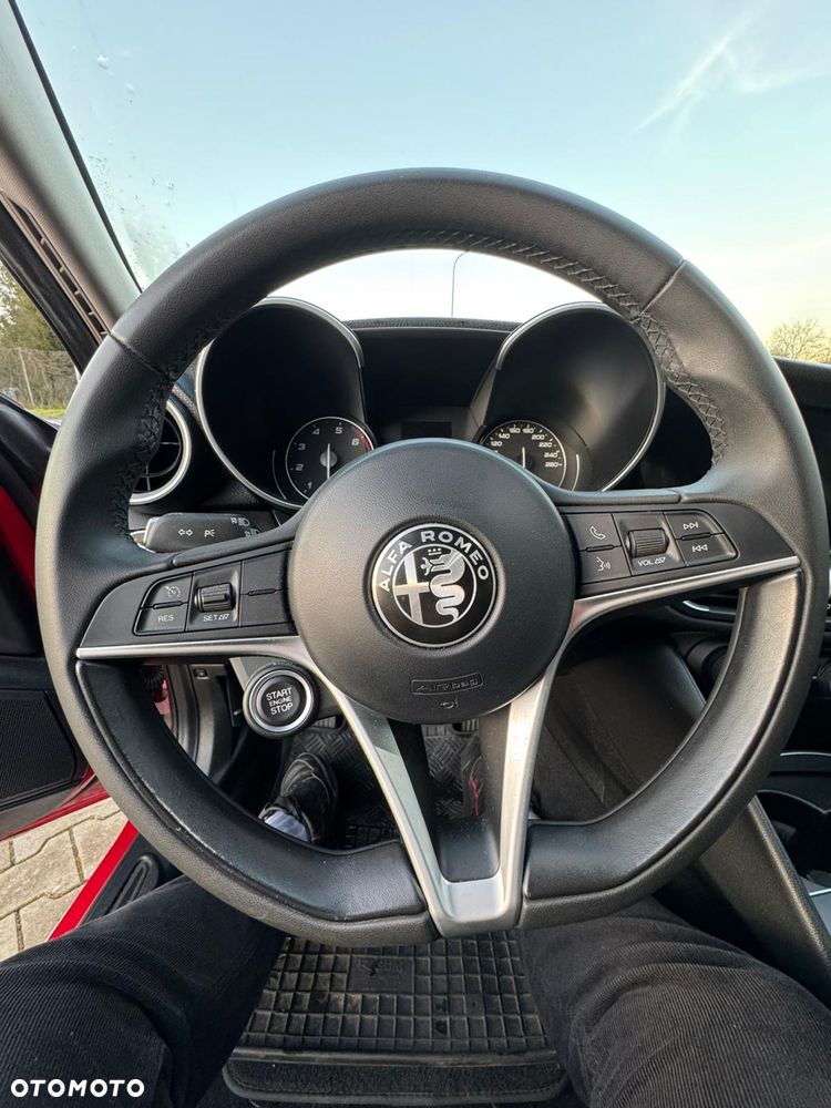 Alfa Romeo Giulia - 21