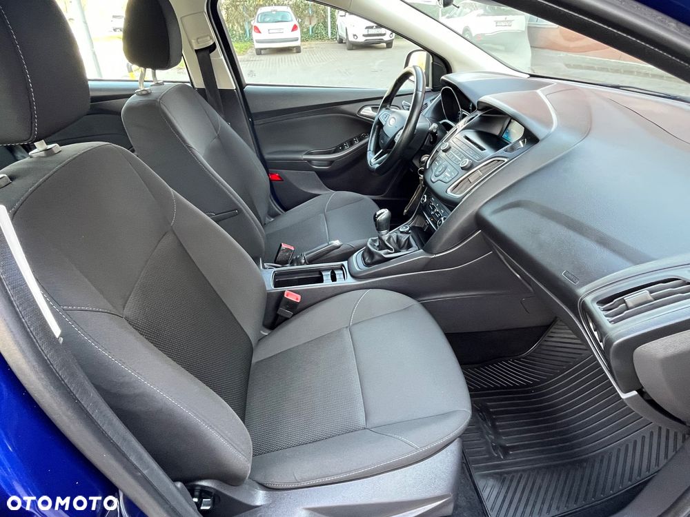 Ford Focus 1.0 EcoBoost Trend - 24