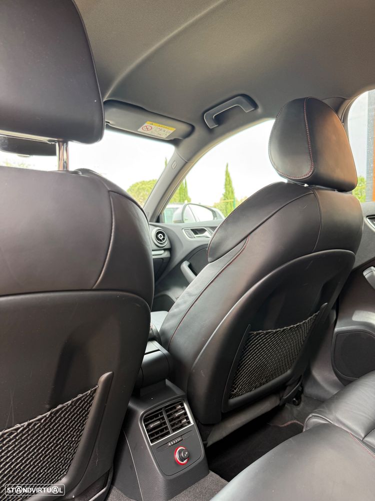 Audi RS3 Sportback 2.5 TFSI quattro S tronic - 23