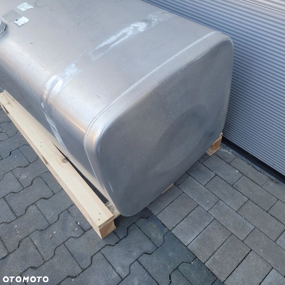 ZBIORNIK PALIWA MAN 490L 130X63X68 CM CHWALIM116 - 2