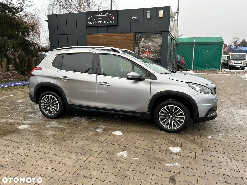 Peugeot 2008 1.2 Pure Tech Allure S&S - 3