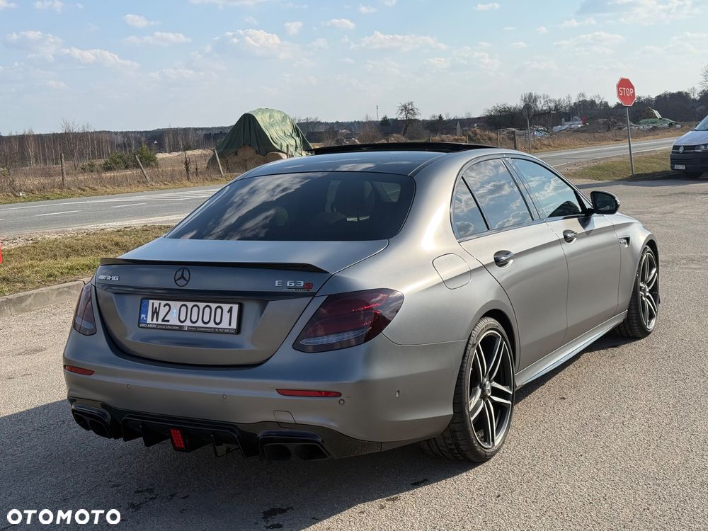 Mercedes-Benz Klasa E AMG 63 S 4Matic AMG Speedshift 9G-MCT Edition 1 - 35