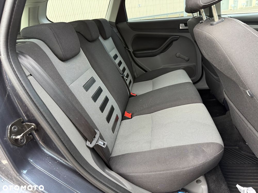 Ford Focus 1.6 Trend - 34