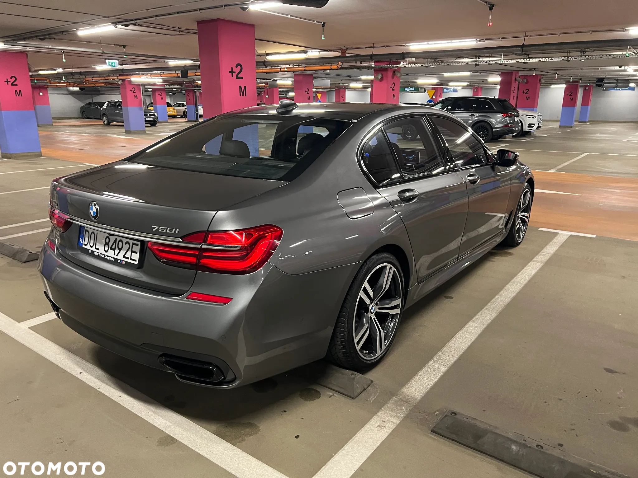 BMW Seria 7 750i xDrive - 14