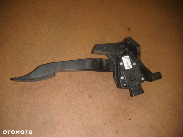 opel corsa c 1.0 pedał- potencjometr gazu 9129423