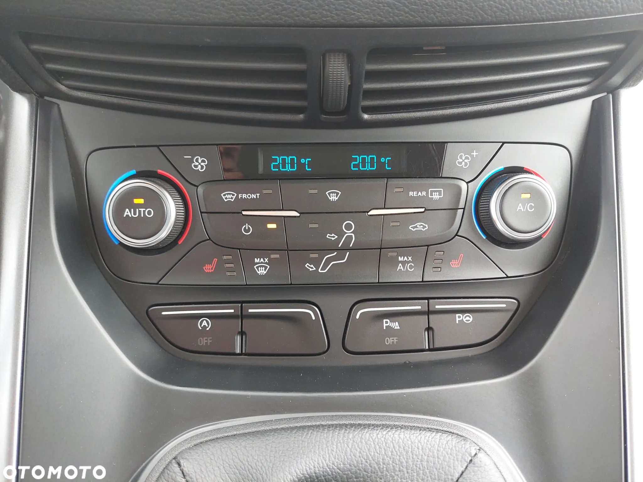Ford Kuga 1.5 EcoBlue FWD Titanium - 24