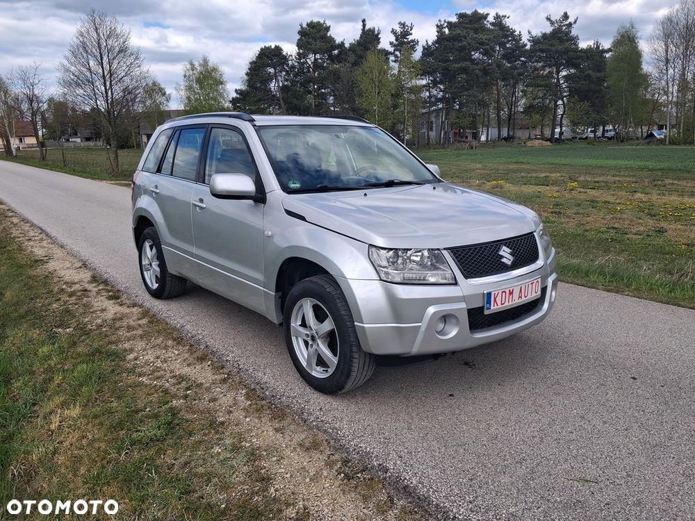 Suzuki Grand Vitara 2.0 - 17