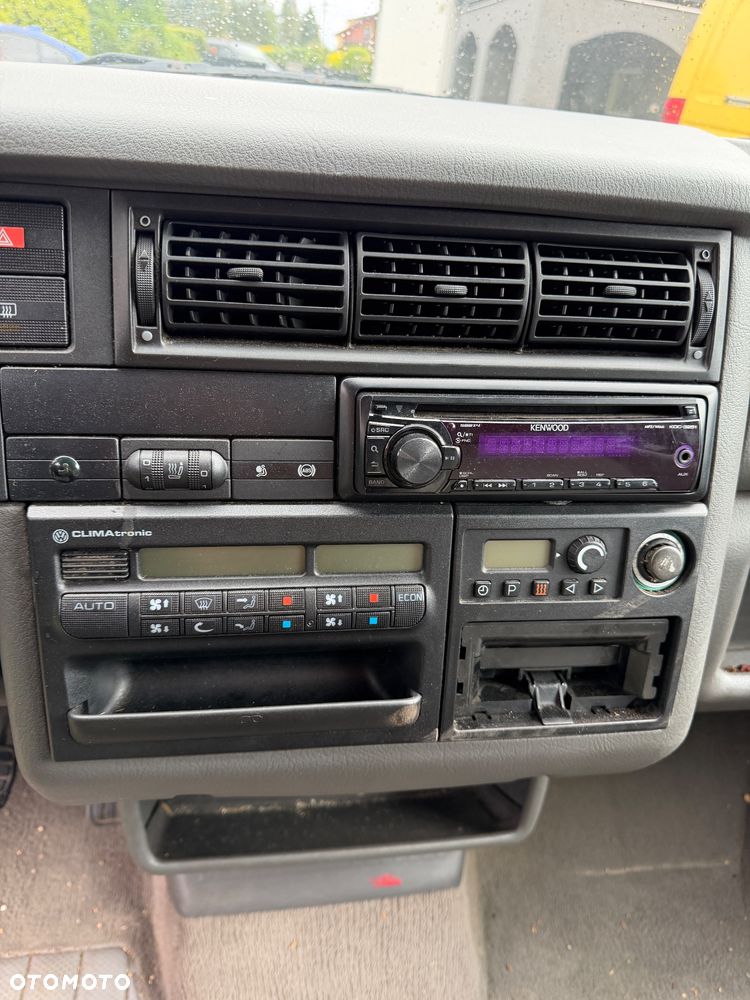 Volkswagen Multivan Standard - 18