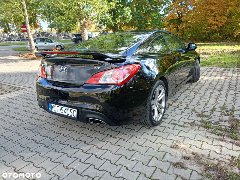 Hyundai Genesis Coupe 2.0 T - 4