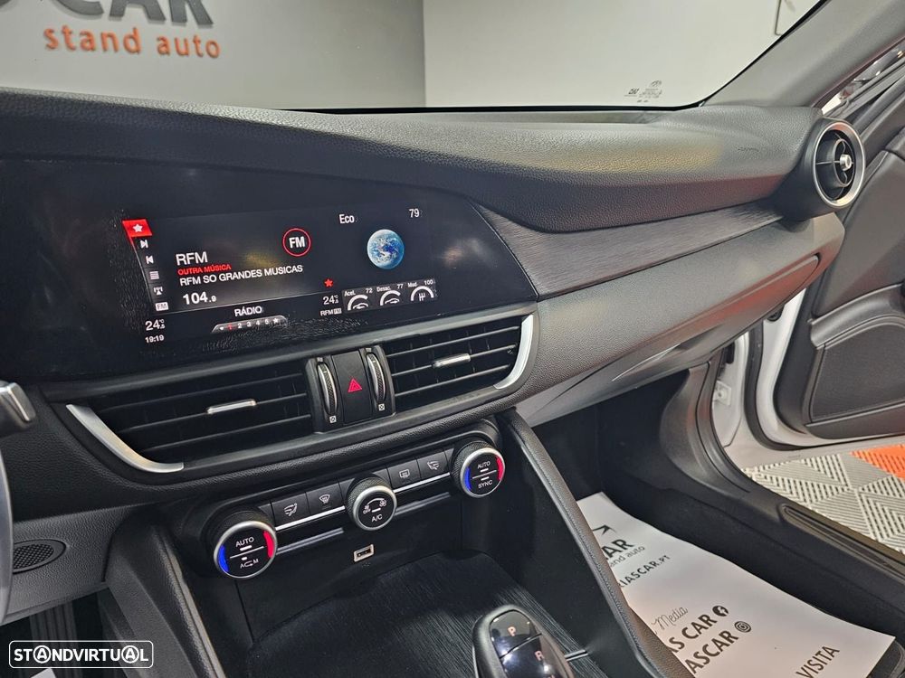 Alfa Romeo Giulia 2.2 D Super AT8 - 19