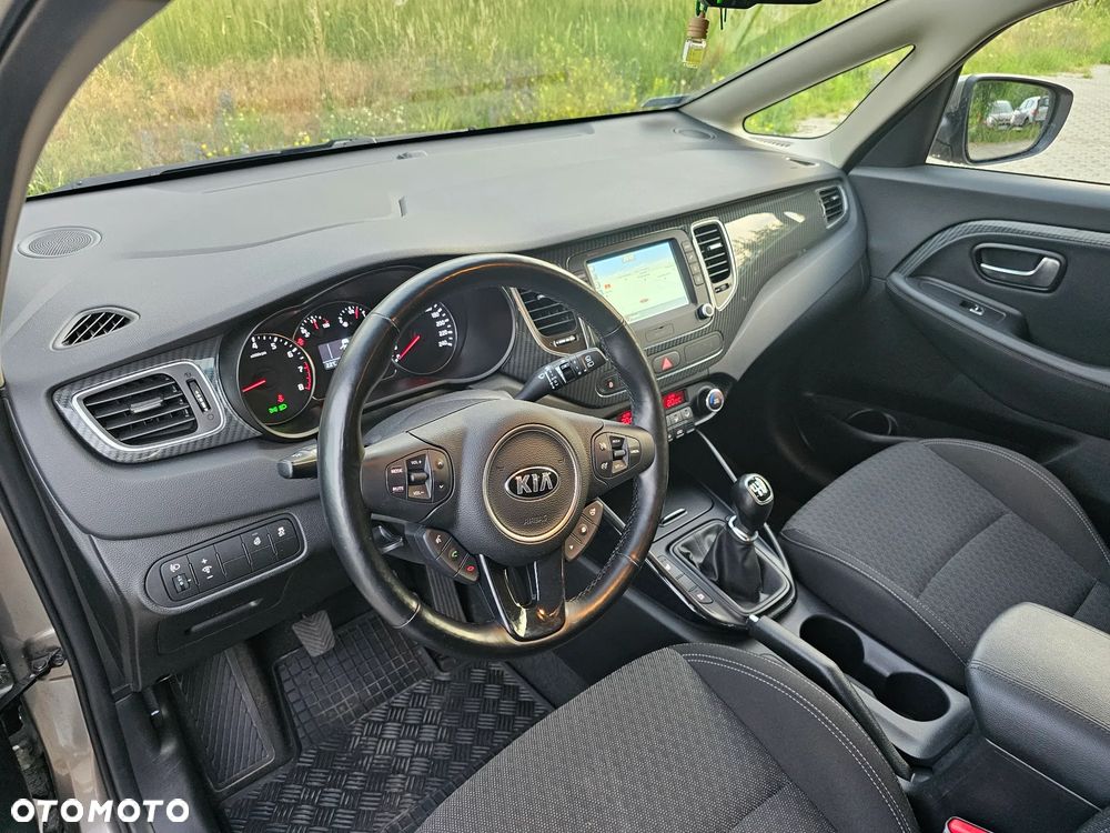 Kia Carens 1.6 GDI L - 17