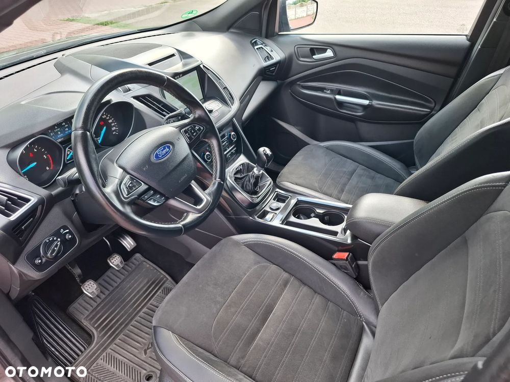 Ford Kuga 2.0 TDCi 4x4 ST-Line - 27