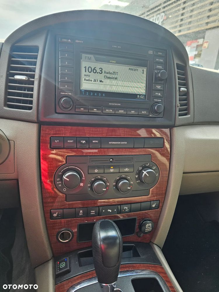 Jeep Grand Cherokee - 37