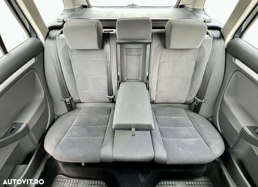 Volkswagen Golf 2.0 TDI Comfortline DSG - 27