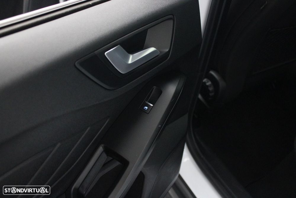 Ford Focus SW 1.5 TDCi EcoBlue Connected - 32