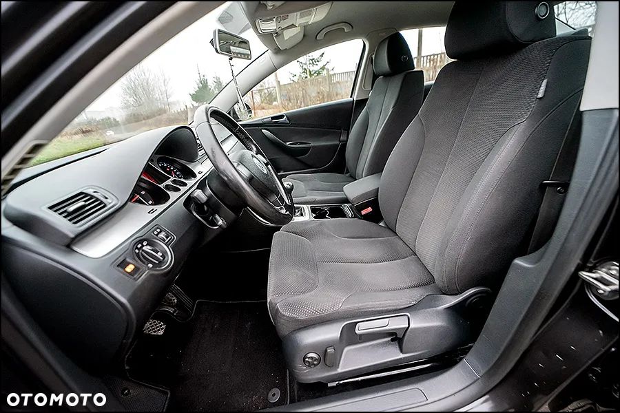 Volkswagen Passat - 21