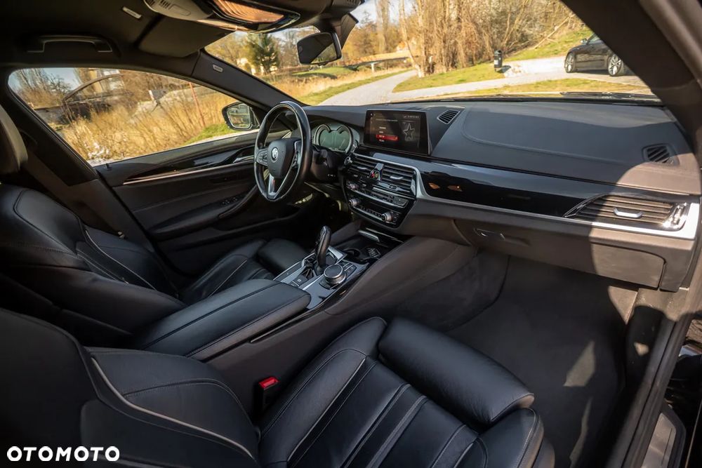BMW Seria 5 520d xDrive Luxury Line sport - 25