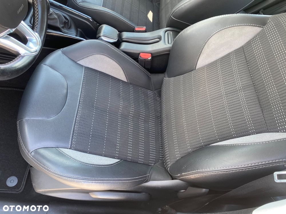 Peugeot 2008 BlueHDi 100 STOP & START Allure - 18