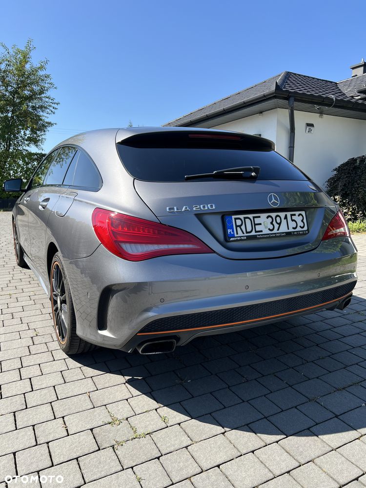 Mercedes-Benz CLA 200 7G-DCT AMG Line - 11