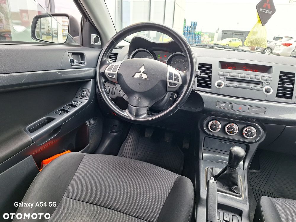 Mitsubishi Lancer 1.8 Intense - 28