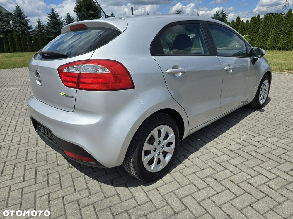 Kia Rio - 8