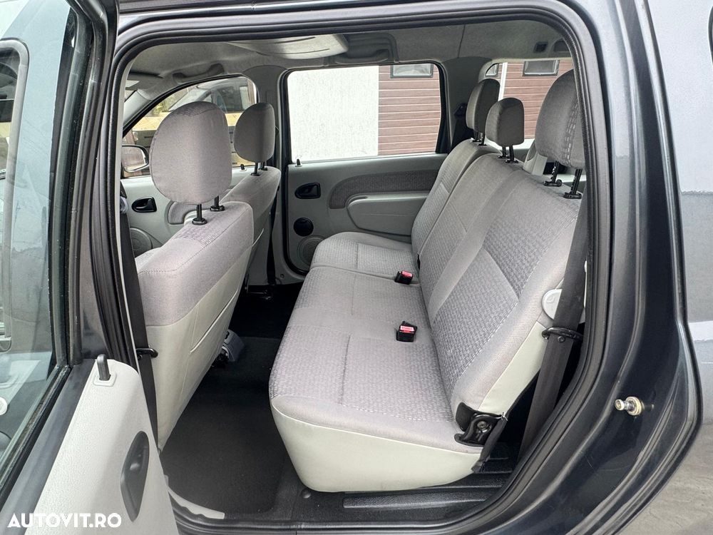 Dacia Logan 1.6 16V Laureate - 8