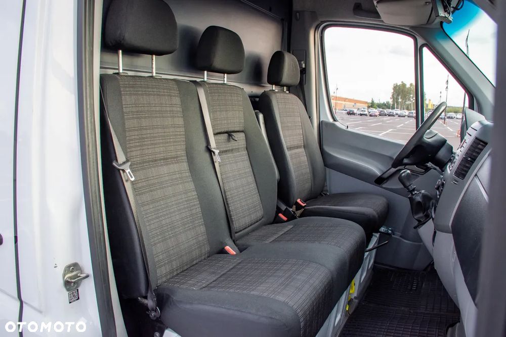 Mercedes-Benz Sprinter - 14