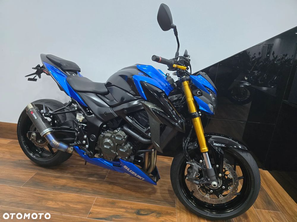 Suzuki GSX - 2