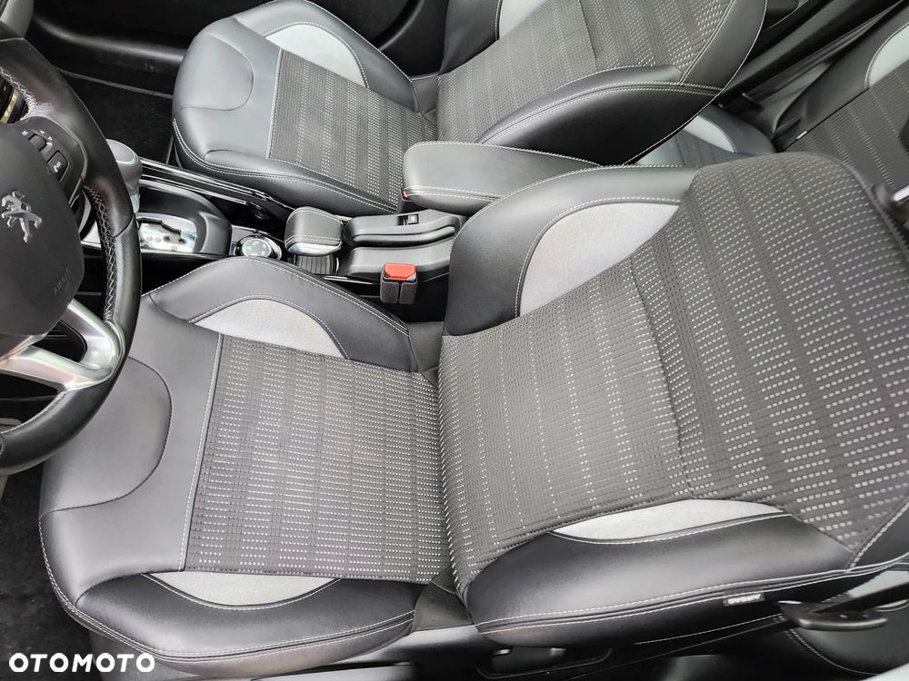 Peugeot 2008 1.2 Pure Tech GPF Allure S&S EAT6 - 6