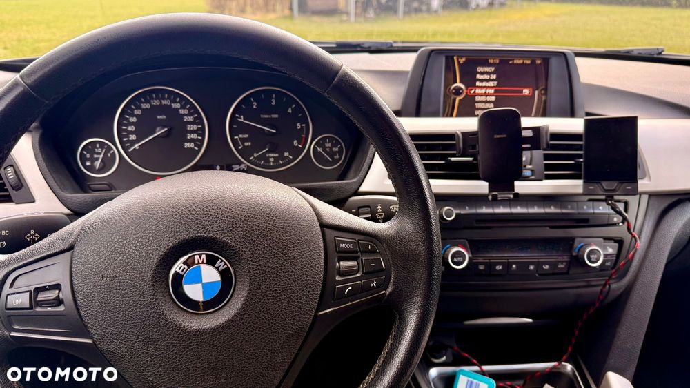 BMW Seria 3 318d - 3