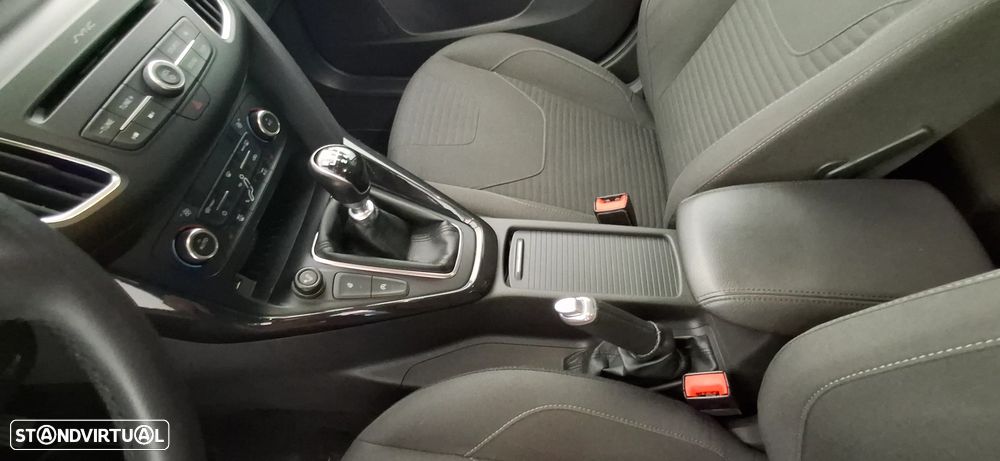 Ford Focus SW 1.5 TDCi Titanium - 10