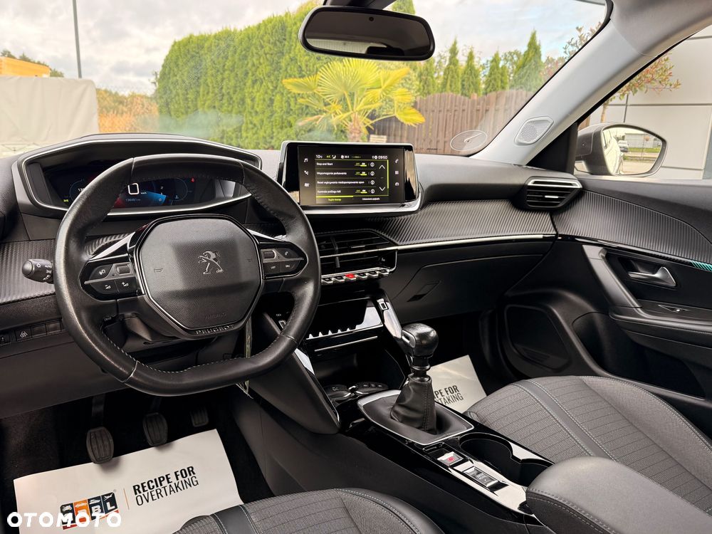 Peugeot 2008 1.2 PureTech Allure Pack S&S - 23