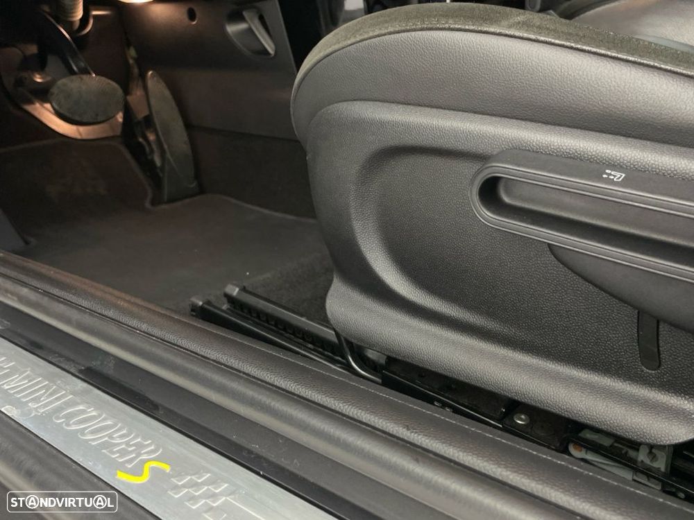 MINI 3 Portas Cooper SE Classic - 21