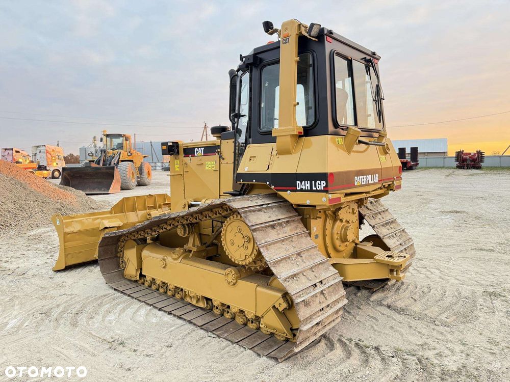 Caterpillar D4H LGP - 3