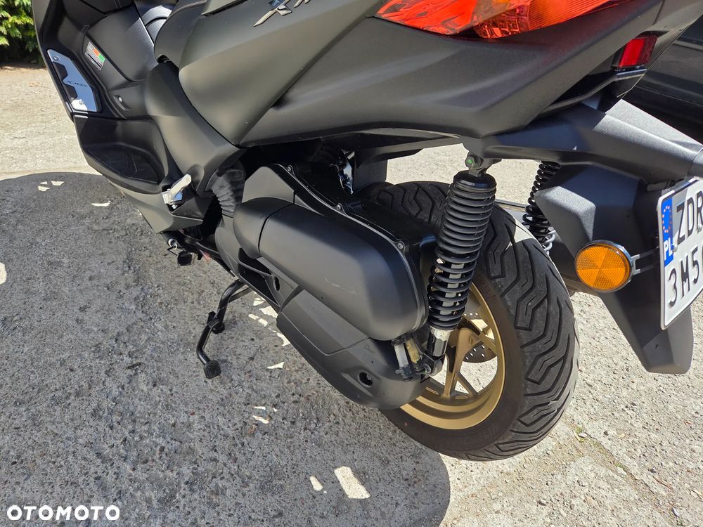 Yamaha X-max - 4