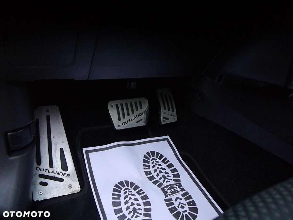 Mitsubishi Outlander 2.2 DI-D 4WD Automatik Diamant Edition+ - 38