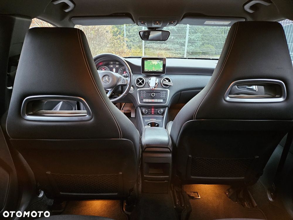 Mercedes-Benz Klasa A ver-220-4matic-7g--dct-urban - 6
