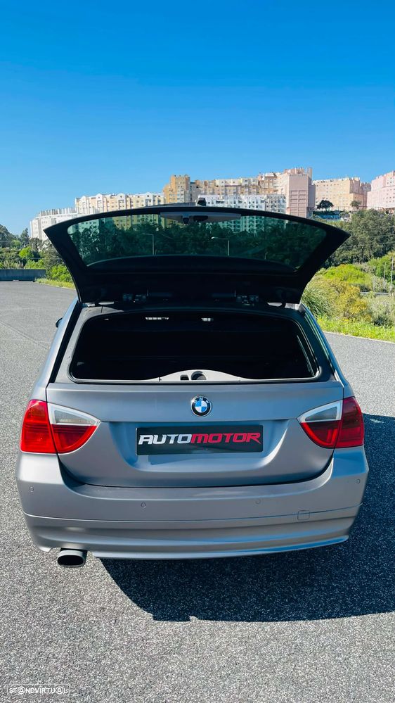 BMW 320 dA Dynamic - 8