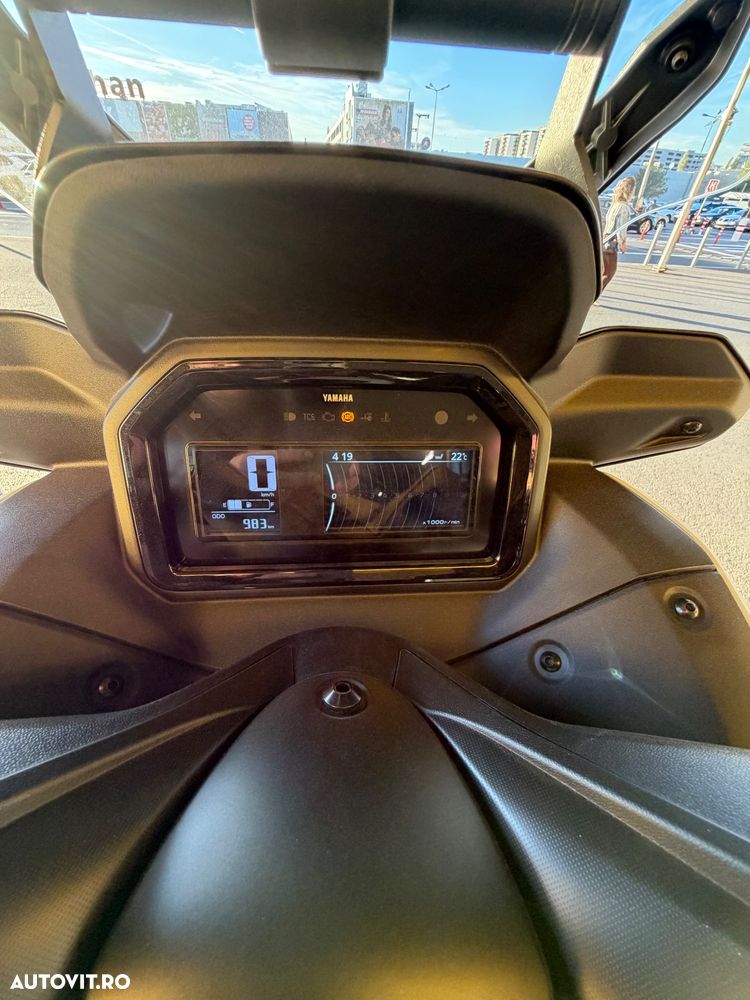 Yamaha XMAX 300 Tech MAX - 7