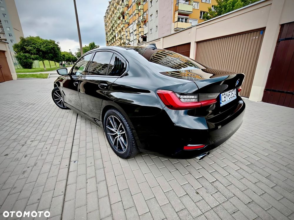 BMW Seria 3 330i Advantage sport - 5
